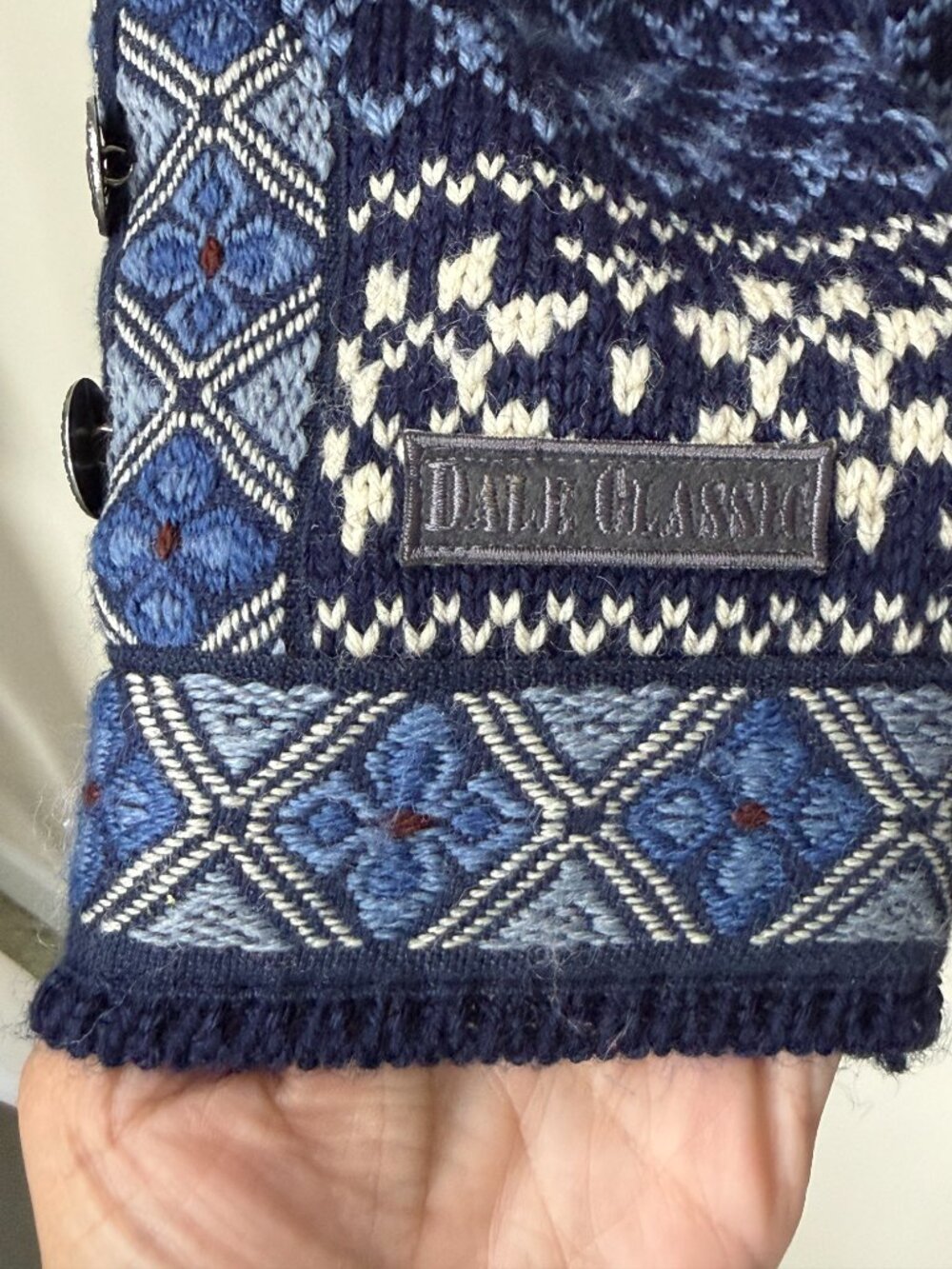 Dale of Norway Wool Cardigan Nordic Sweater Blue Fair Isle Toggle Clasp S - Picture 7 of 8